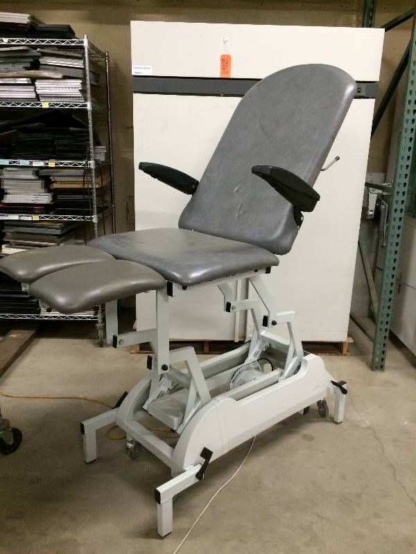 lot 30 image: Wow Retails Used $1800 ELECTRO MEDICAL Exam Portable Wheeled Mobile Power Hydraulic Massage Treatment Table Chair Inter-Movable Legs - Chiropractors Physicians Tattoo Ink Bed - Works Nice Condition