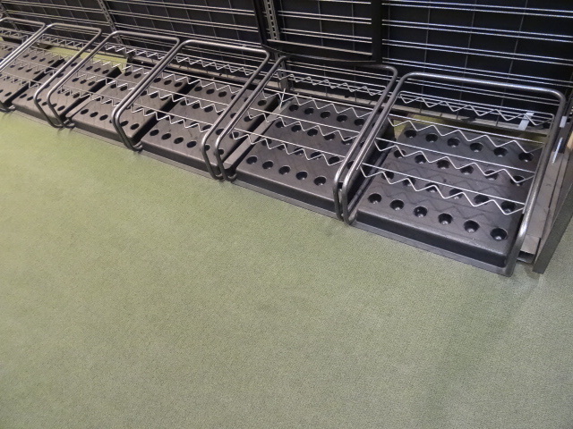 lot 73 image: 9 retail golf club racks