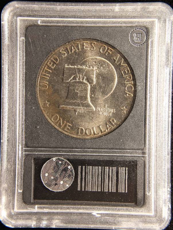 lot 17 image: 1976 BICENTENNIAL EISENHOWER DOLLAR IN BLACK CASE BU