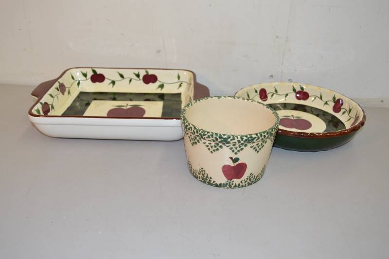 lot 34 image: Dishes, Bowl