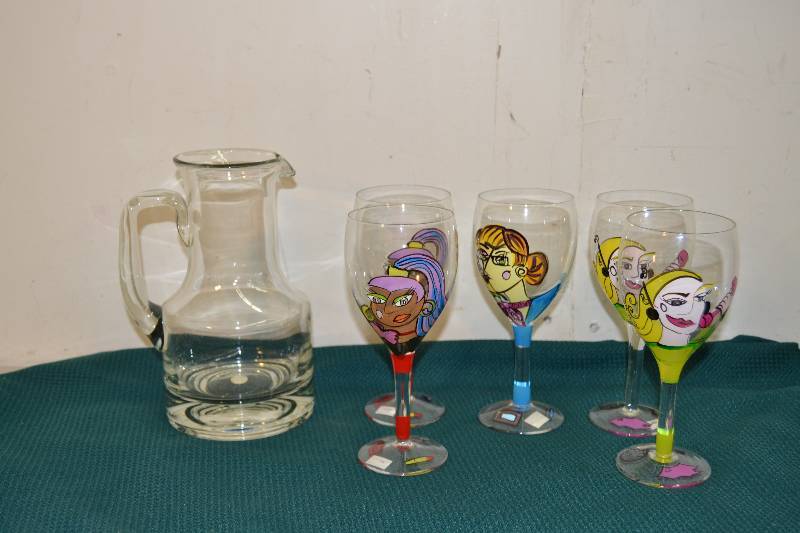 lot 35 image: Romania pitcher and stemmed Glassware