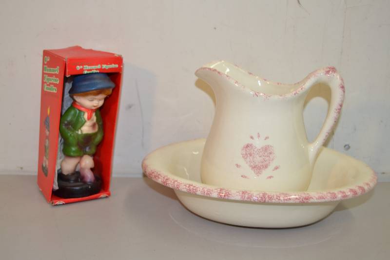 lot 36 image: Water Pitcher and Basin, Hummel Candle