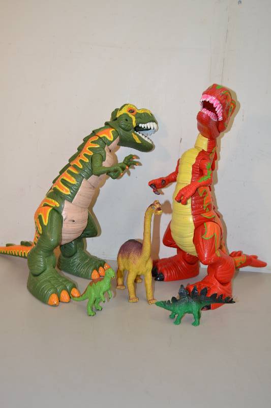 lot 46 image: Dinosaurs