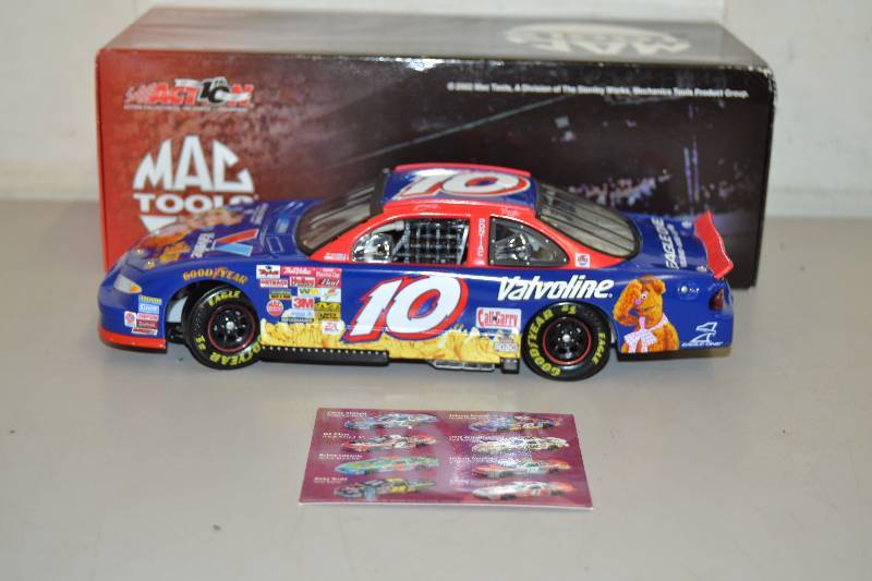 lot 50 image: Mac Tools Die Cast Car