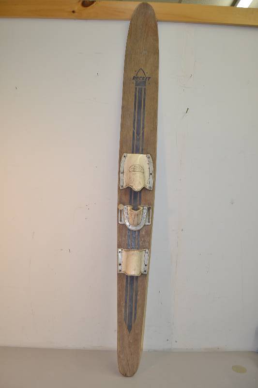 lot 7 image: Vintage Rocket Water Ski