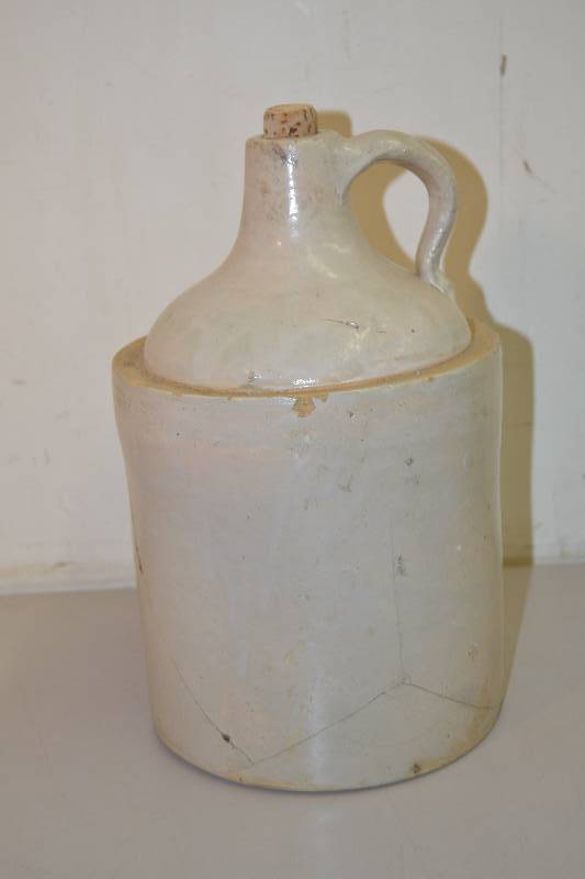 lot 68 image: Shoulder Jug
