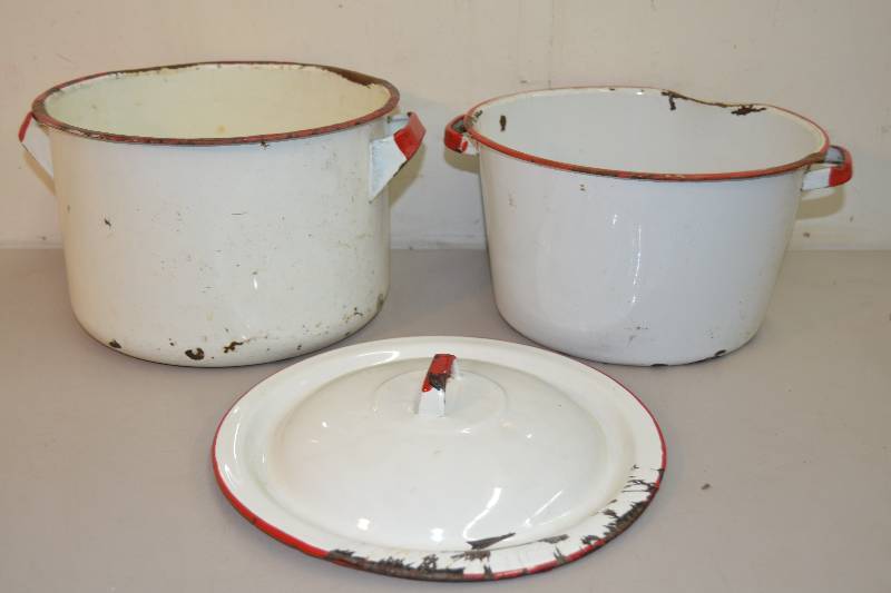 lot 69 image: Enamelware Pots