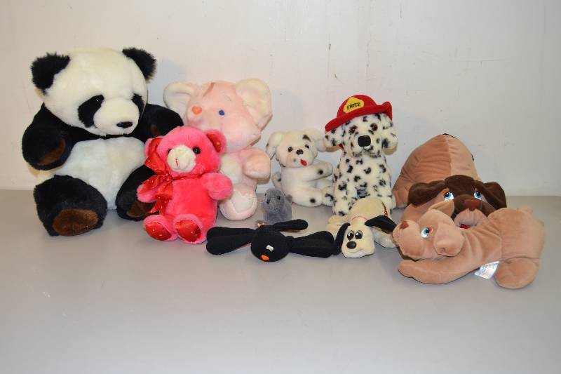 lot 88 image: Stuffed Animals