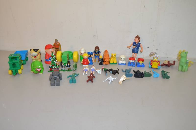 lot 101 image: Fisher Price, Tonka and Vintage Toys