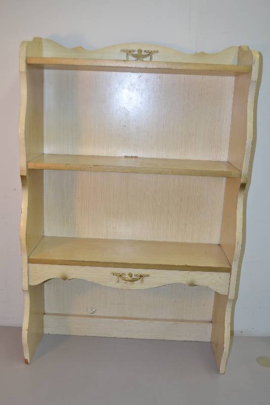 lot 107 image: Bookshelf