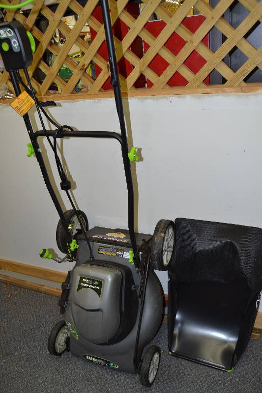lot 109 image: Electric Lawnmower