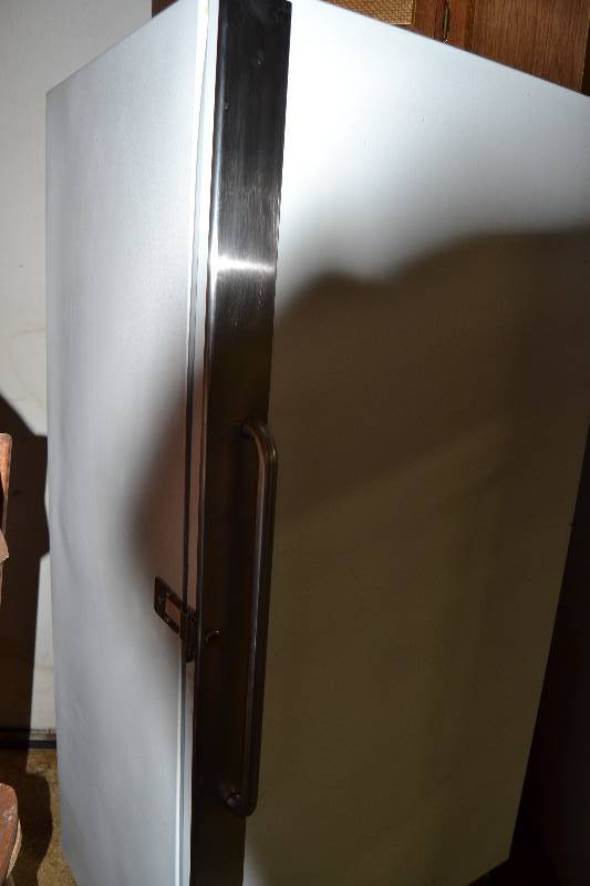 lot 2 image: Artic Air Commercial Freezer