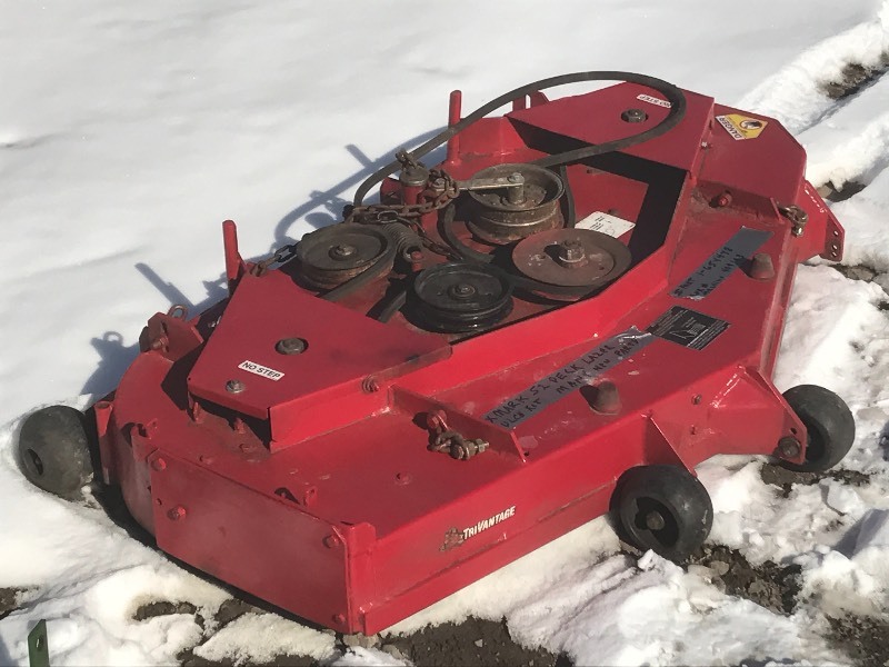 lot 5 image: Exmark Lazer-Z Commercial 52 Mower...