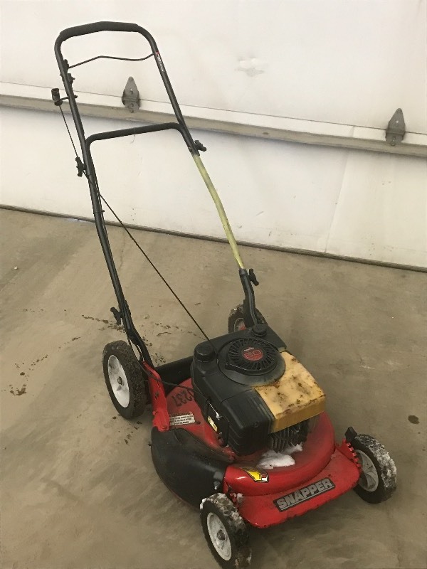 lot 12 image: Snapper 21 Push Mower, Tecumseh 6H...