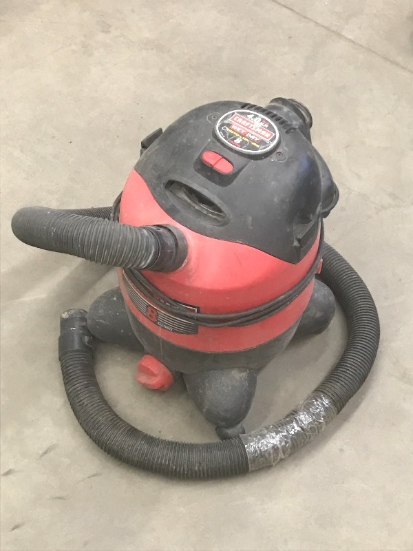 lot 56 image: Craftsman 4HP 8-Gallon WetDry Vac ...