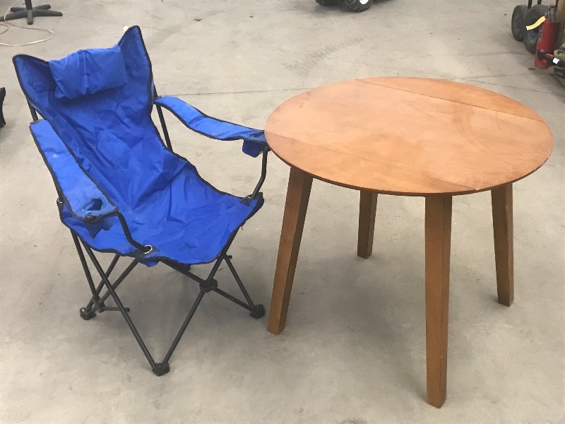 lot 64 image: Lot Of (1) Greatland Camp Chair & (...