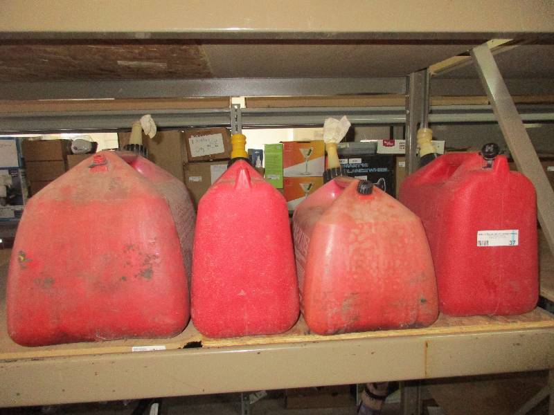 4 gas cans