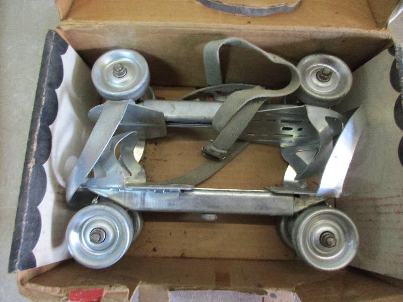 Vintage skates - super skates - fits any shoe size 5-12