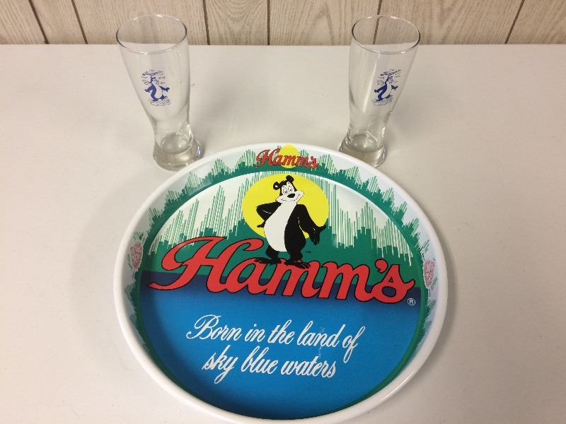 lot 5 image: HAMMS TRAY & GLASSES