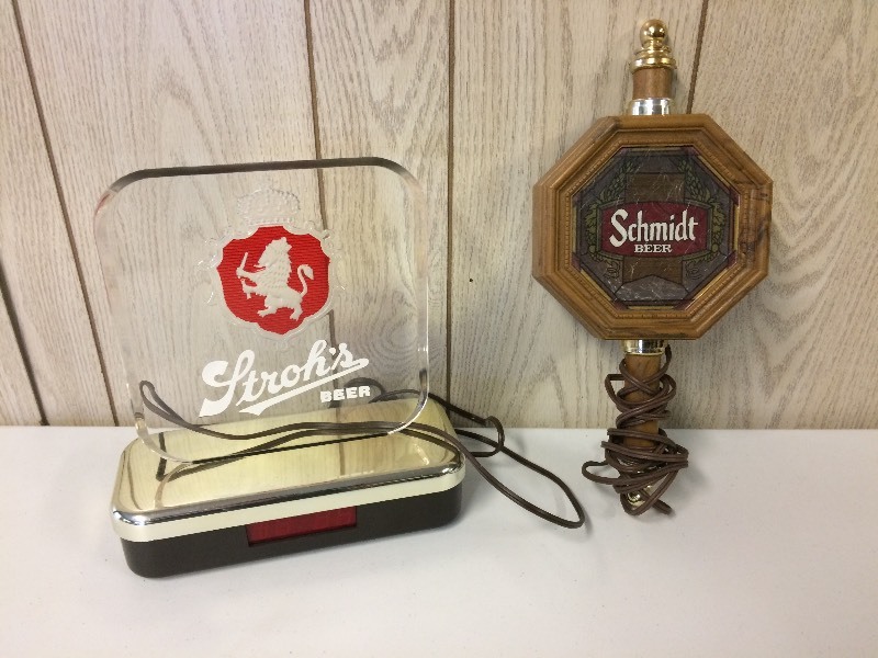 lot 7 image: SCHMIDT BEER LIGHT & STROHS CASH REGISTER CLOCK DISPLAY