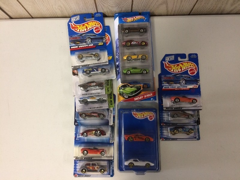 lot 13 image: HOT WHEELS NEW IN PACKAGE