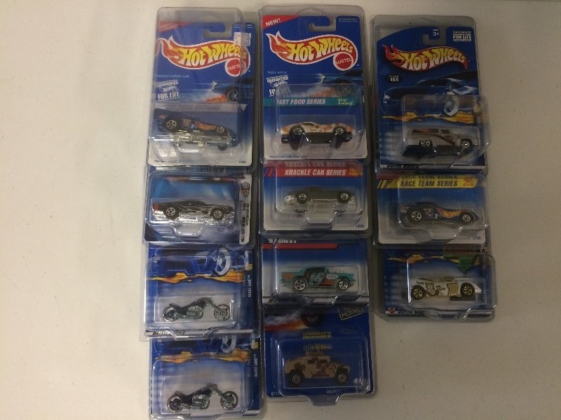 lot 14 image: HOT WHEELS NEW IN PACKAGE  MOTORCYCLES