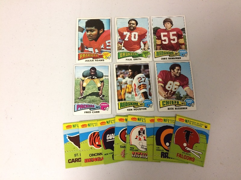 lot 63 image: 1975 TOPPS FOOTBALL CARDS