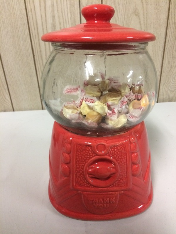 lot 74 image: COOKIE & CANDY JAR GUMBALL MACHINE SHAPED