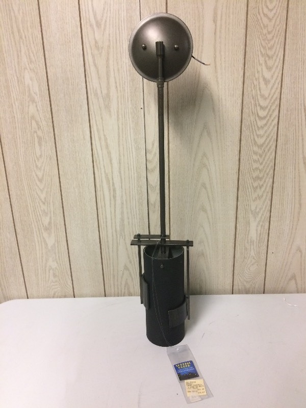 lot 78 image: HEAVY PENDANT LIGHT - HUBBARDTON FORGE