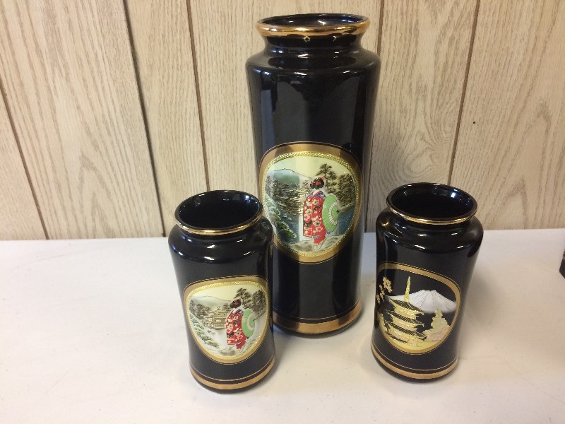 lot 85 image: 3 CHOKIN VASES GOLD & SILVER GILDED