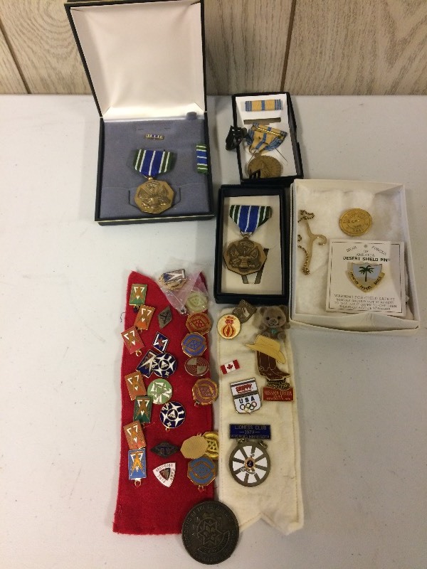 lot 103 image: MEDAL COLLECTION