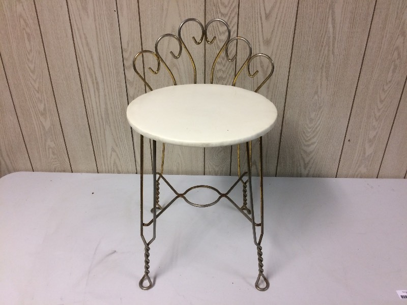 lot 113 image: VINTAGE VANITY CHAIR