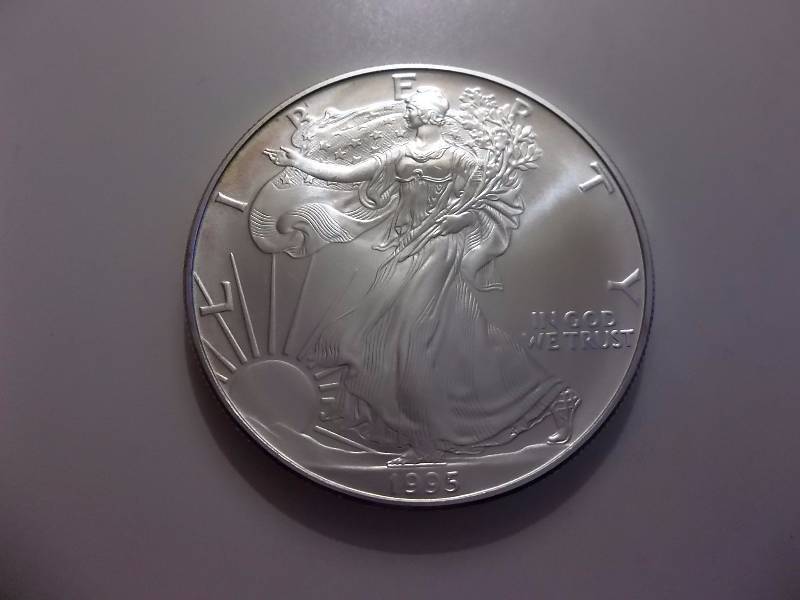 1995 US Silver Eagle 99.9 Fine Silver 1 Oz.Unc (In Unc Cond Valued  $30.00-$33.00)