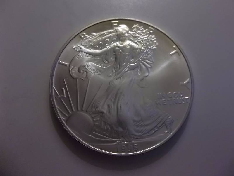 1995 US Silver Eagle 99.9 Fine Silver 1 Oz.Unc (In Unc Cond Valued  $30.00-$33.00)