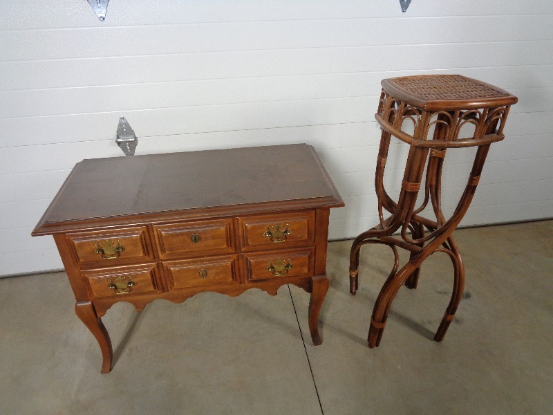 lot 110 image: End Table and Stand