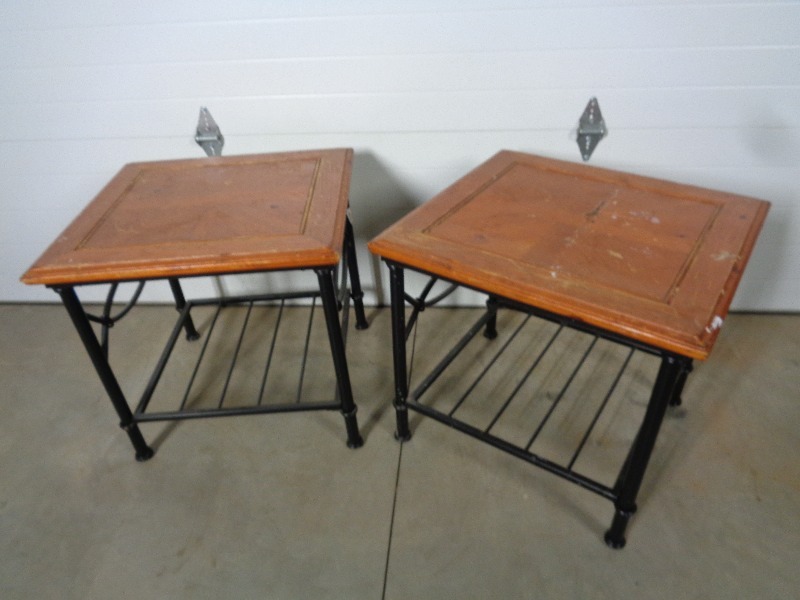 lot 116 image: Pair of End Tables