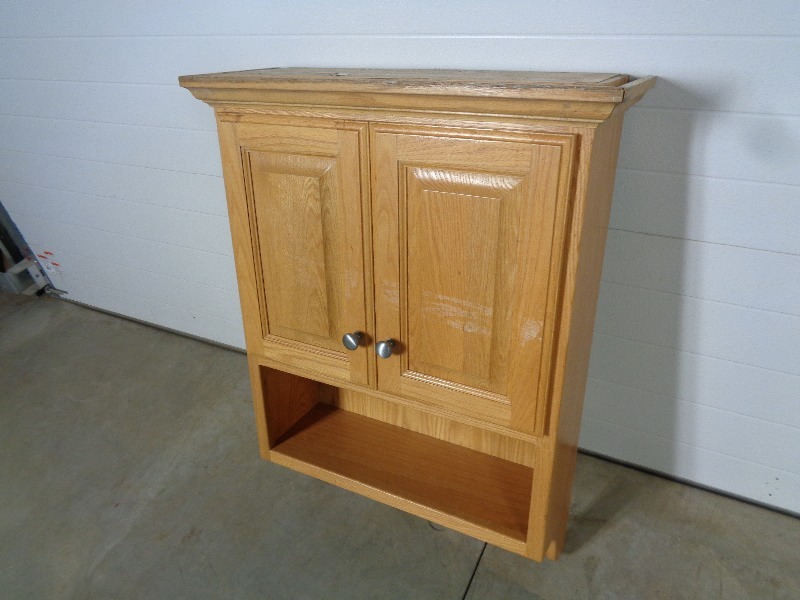 lot 122 image: Bathroom Cabinet