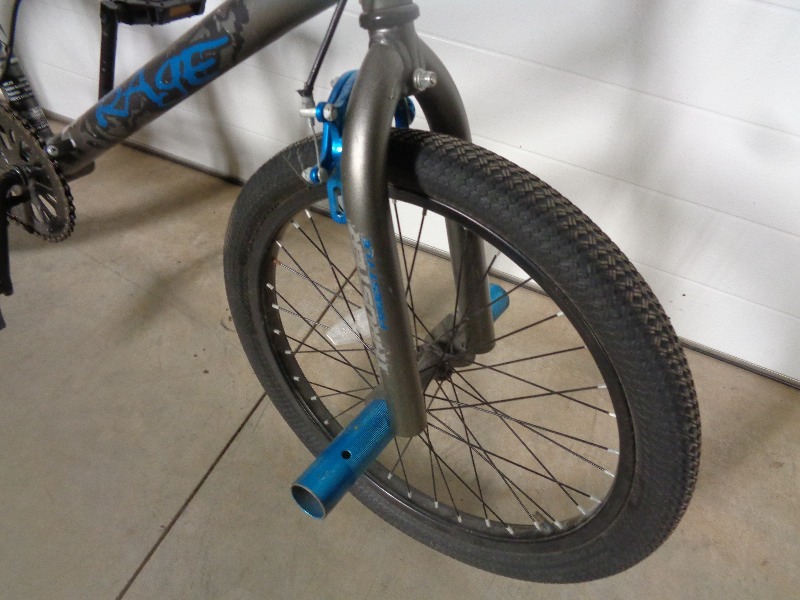 lot 128 image: 20 inch Freestyle Bike