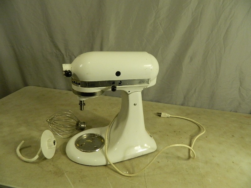 lot 12 image: Kitchenaid Mixer