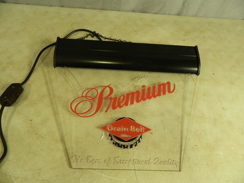 lot 13 image: Grain Belt Beer Lighted Sign