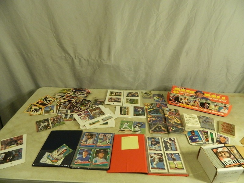 lot 14 image: Sports and Collector Cards