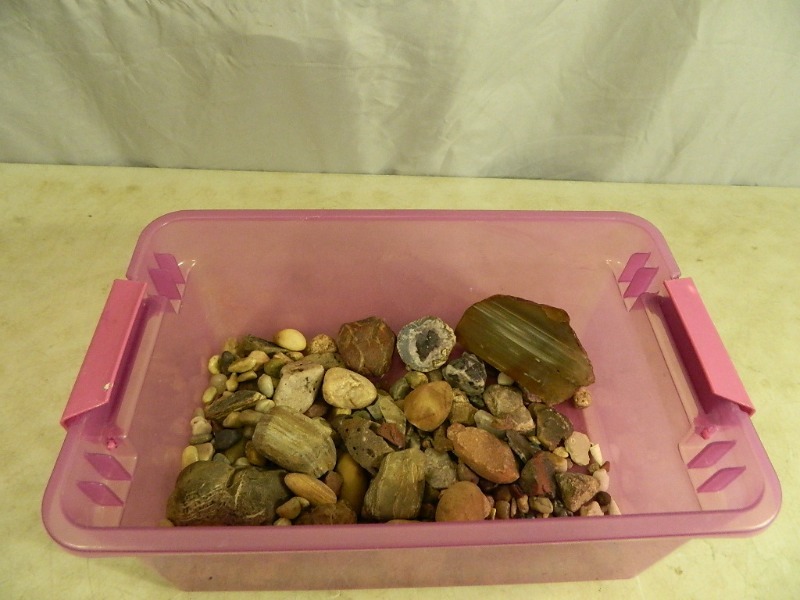 lot 25 image: Pretty Rocks