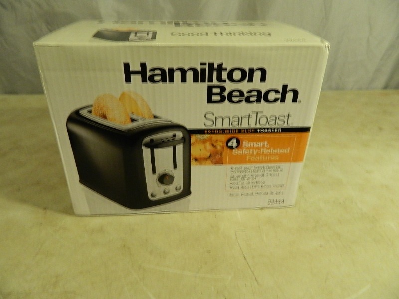 lot 30 image: New Hamilton Beach Toaster