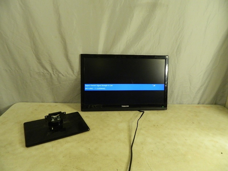 lot 33 image: Toshiba Flat Screen TV