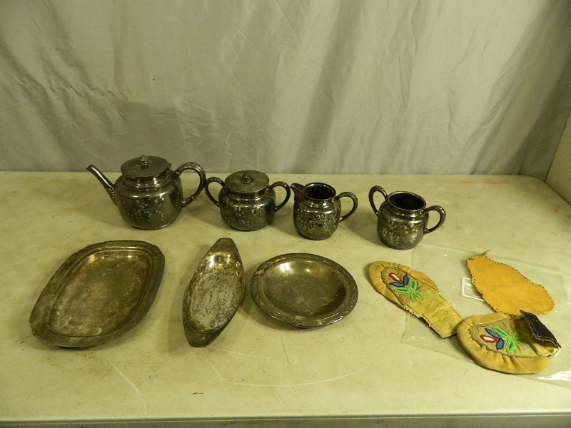 lot 35 image: Quadruple Plate Co
