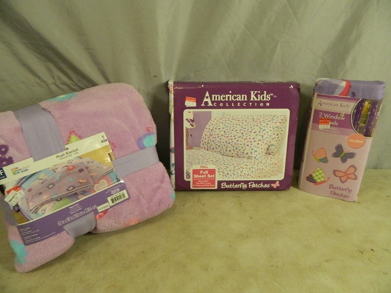 lot 47 image: New Little Girls Bedroom Items