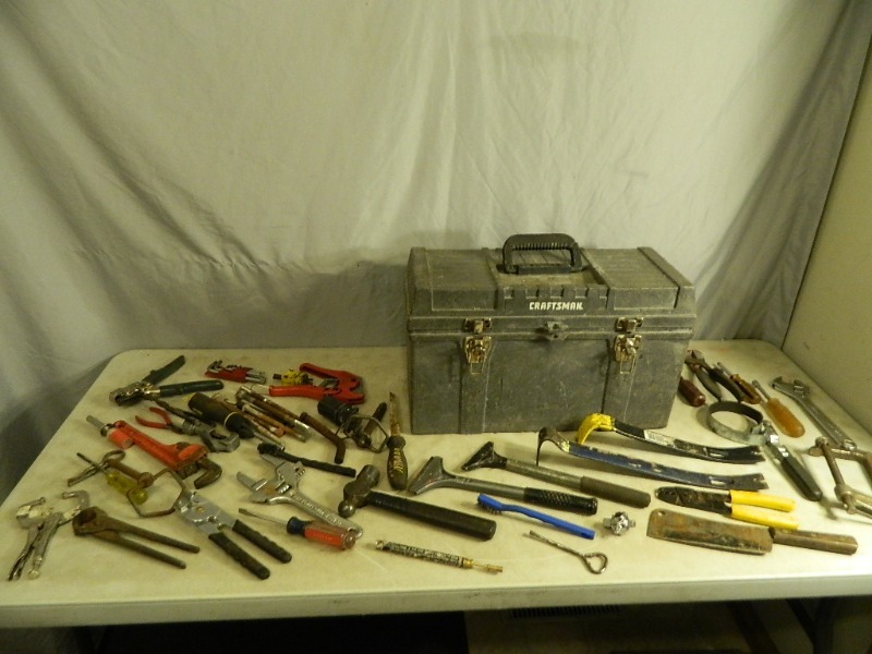lot 58 image: Craftsman Toolbox with Tools
