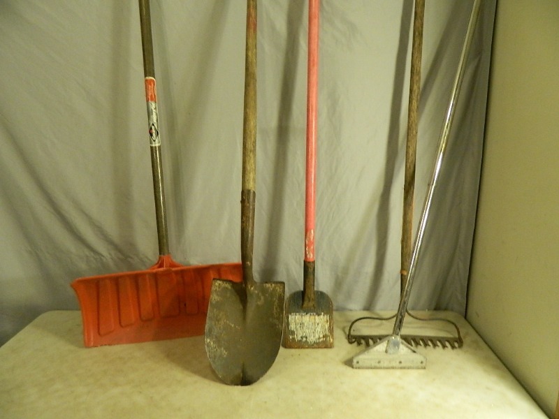 lot 65 image: Long Handled Tools