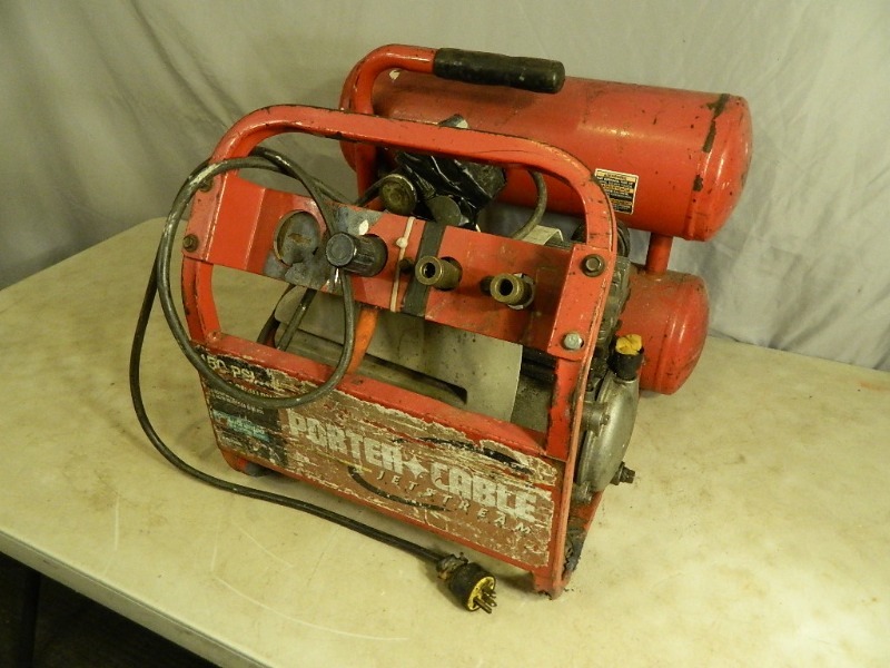 lot 70 image: Porter Cable 4 Gallon Air Compressor