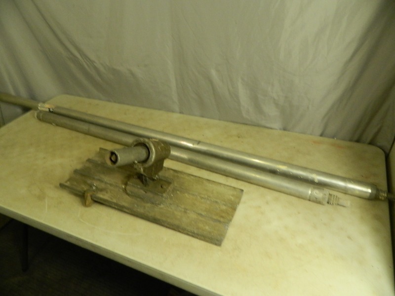 lot 73 image: Concrete Float and Handles